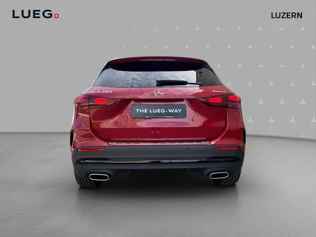 Mercedes-Benz GLA 250 4Matic 8G-DCT Swiss Star