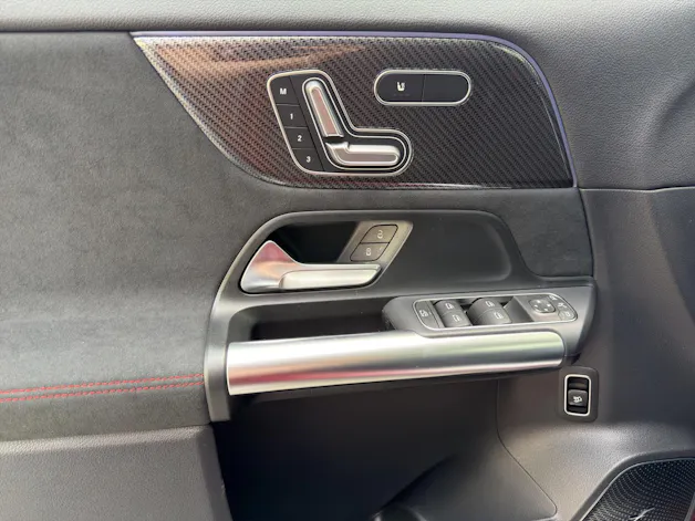 Mercedes-Benz GLA 250 4Matic 8G-DCT Swiss Star