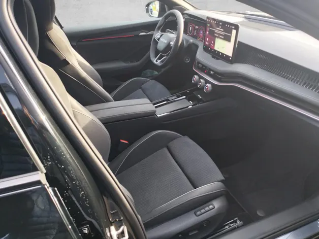 Škoda Superb Combi 2.0 TDi Sportline 4x4 DSG