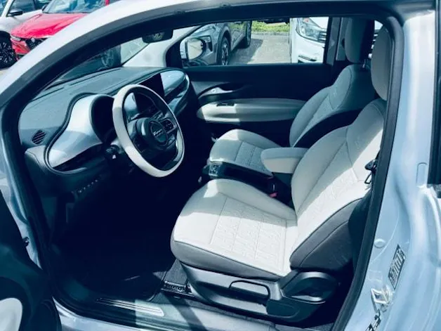Fiat 500 C electric 42kWh La Prima