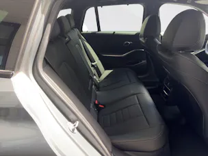 BMW 330e xDrive Touring
