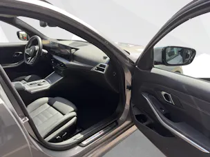 BMW 330e xDrive Touring