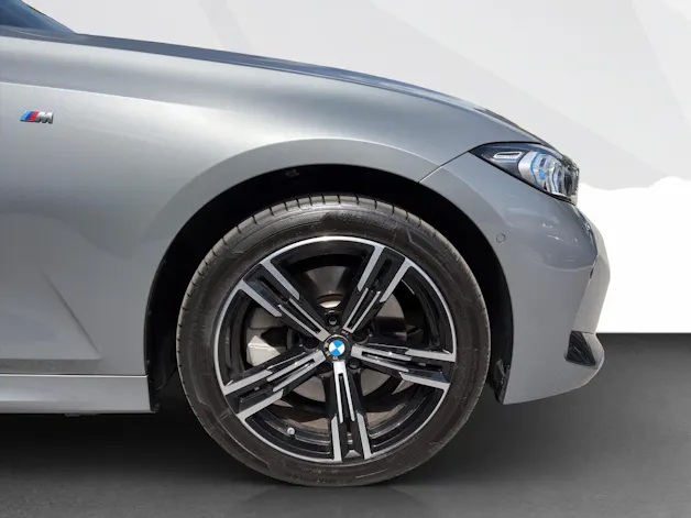 BMW 330e xDrive Touring
