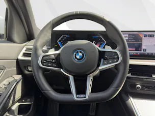 BMW 330e xDrive Touring
