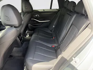 BMW 330e xDrive Touring