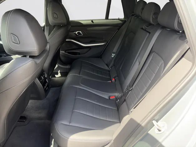 BMW 330e xDrive Touring