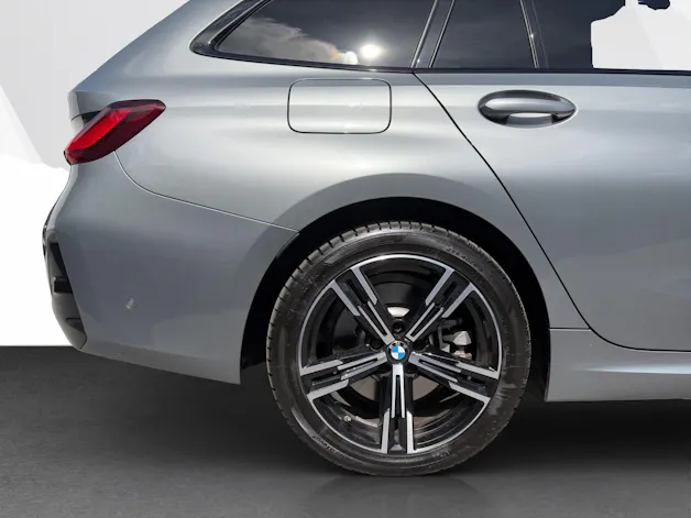 BMW 330e xDrive Touring