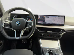 BMW 330e xDrive Touring