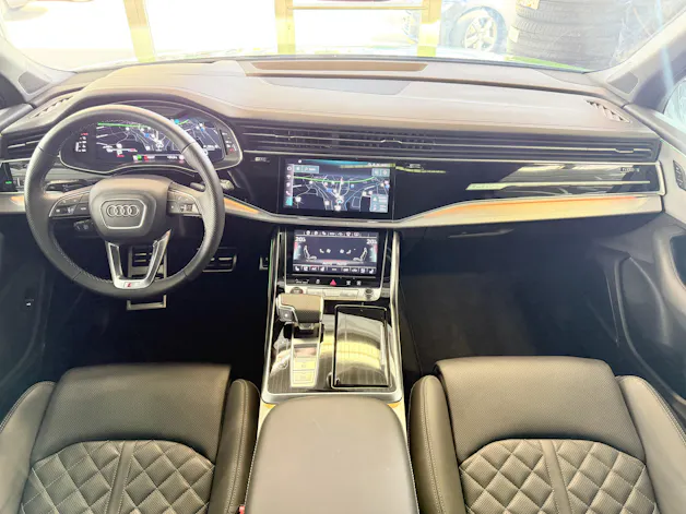 Audi SQ7 TFSI quattro | CH | Gar. 06/2029 | EXCLUSIVE LACKIERUNG | Nachtsicht | Massage+Belüftung | Allradlenkung | AHK | 7 Sitz |