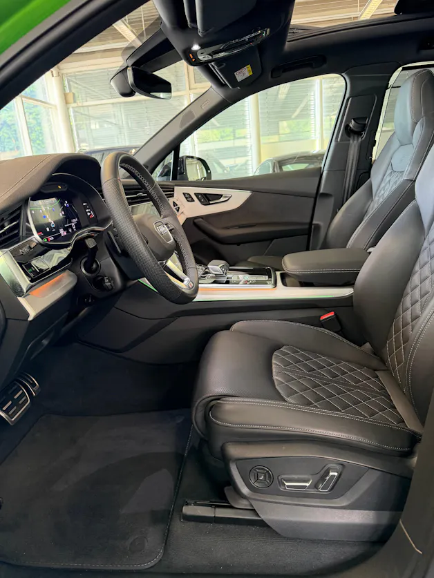 Audi SQ7 TFSI quattro | CH | Gar. 06/2029 | EXCLUSIVE LACKIERUNG | Nachtsicht | Massage+Belüftung | Allradlenkung | AHK | 7 Sitz |