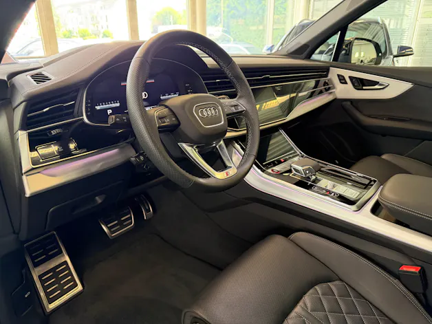 Audi SQ7 TFSI quattro | CH | Gar. 06/2029 | EXCLUSIVE LACKIERUNG | Nachtsicht | Massage+Belüftung | Allradlenkung | AHK | 7 Sitz |