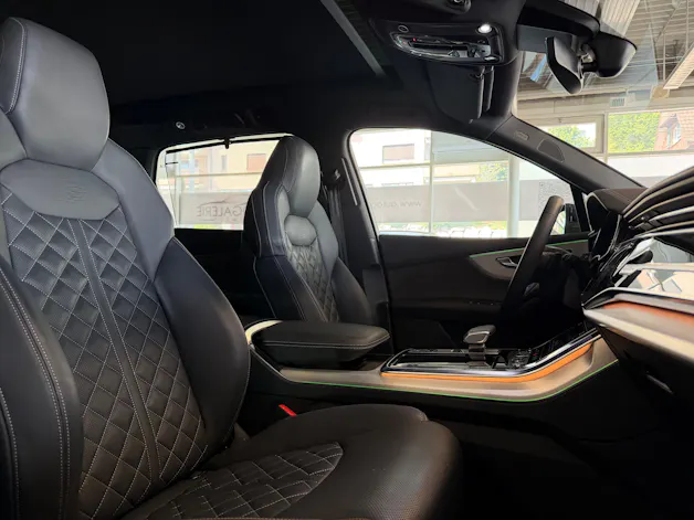 Audi SQ7 TFSI quattro | CH | Gar. 06/2029 | EXCLUSIVE LACKIERUNG | Nachtsicht | Massage+Belüftung | Allradlenkung | AHK | 7 Sitz |