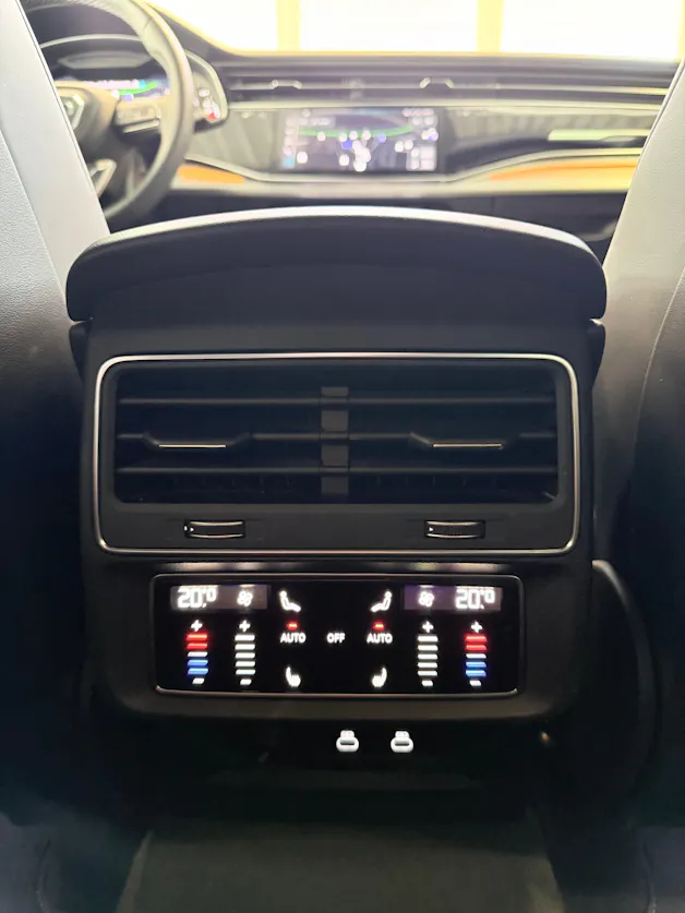 Audi SQ7 TFSI quattro | CH | Gar. 06/2029 | EXCLUSIVE LACKIERUNG | Nachtsicht | Massage+Belüftung | Allradlenkung | AHK | 7 Sitz |