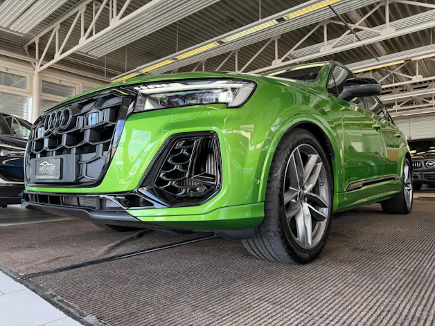 Audi SQ7 TFSI quattro | CH | Gar. 06/2029 | EXCLUSIVE LACKIERUNG | Nachtsicht | Massage+Belüftung | Allradlenkung | AHK | 7 Sitz |