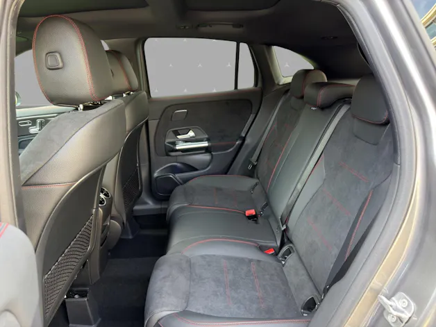 Mercedes-Benz GLA 250 4Matic 8G-DCT Swiss Star