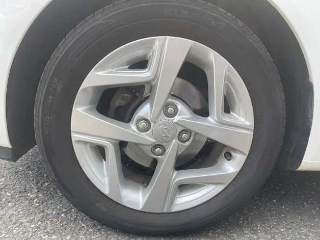Hyundai i10 1.2 Amplia Automat