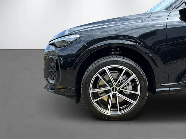 Audi Q5 SUV e-hybrid quattro 220 kW 2000ccm 299PS/220kW 4 Zylinder e-hybrid Benzin / elektrisch