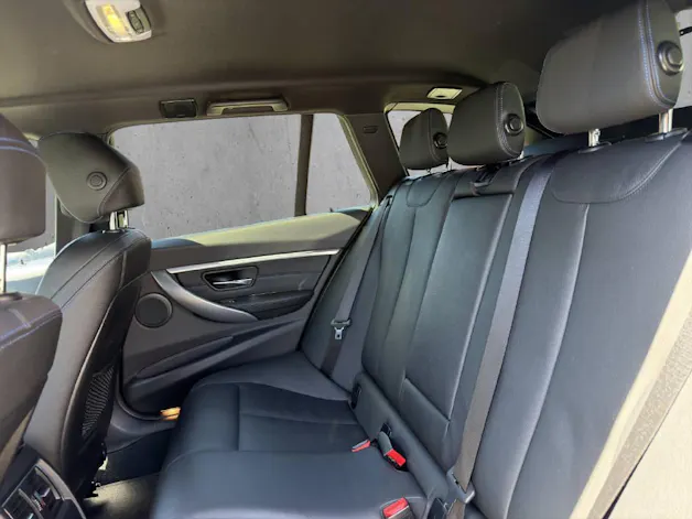 BMW 320i Essential Ed. xDrive SAG Tourin
