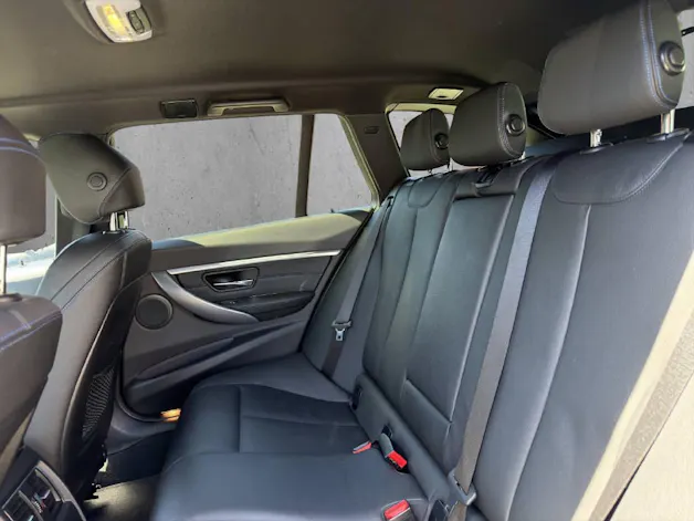 BMW 320i Essential Ed. xDrive SAG Tourin