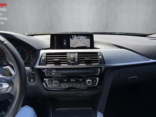 BMW 320i Essential Ed. xDrive SAG Tourin