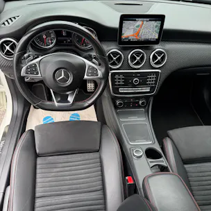 Mercedes-Benz A 250 AMG Line 7G-DCT *PANORAMA-DACH*