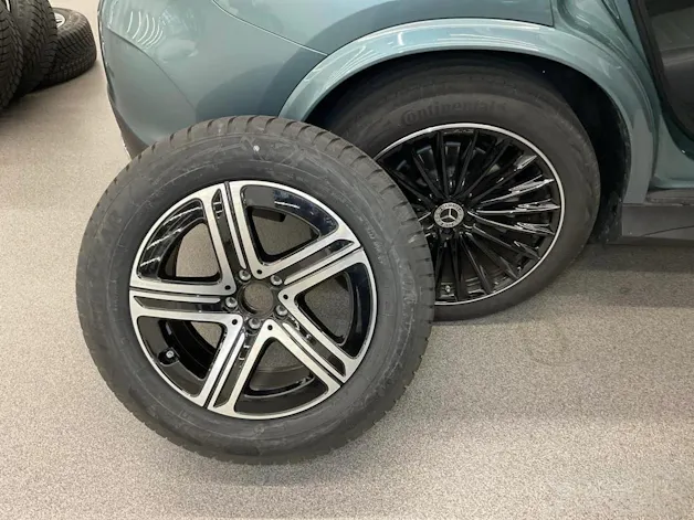 Mercedes-Benz GLC 300 AMG LINE 4Matic 9G-Tronic *CH-FAHRZEUG - 4 JAHRE GARANTIE - PANORAMA-DACH*