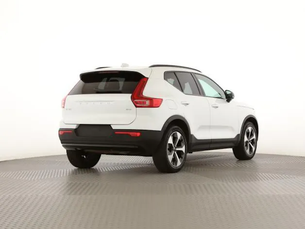 Volvo XC40 B4 Benzin Mild Hybrid Plus Dark DCT
