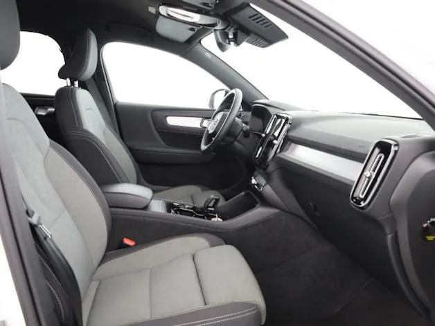 Volvo XC40 B4 Benzin Mild Hybrid Plus Dark DCT