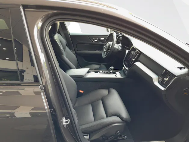 Volvo V60 Cross Country 2.0 B4 Plus AWD