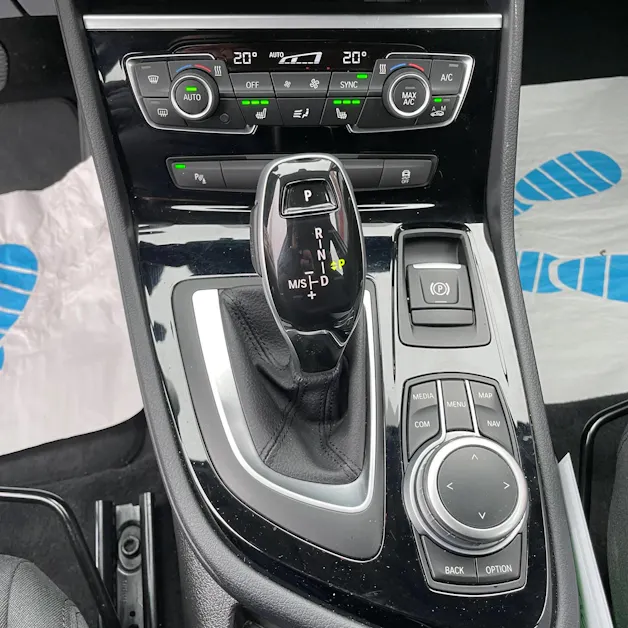 BMW 218d xDrive Gran Tourer Steptronic *CH-FAHRZEUG / ANHÄNGERKUPPLUNG / 7 SITZE / 12 MONATE GARANTIE*
