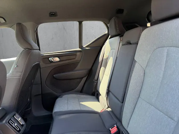 Volvo XC40 2.0 B3 MH Plus Dark