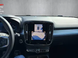 Volvo XC40 2.0 B3 MH Plus Dark