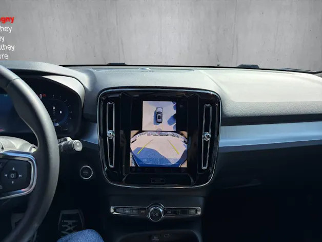 Volvo XC40 2.0 B3 MH Plus Dark