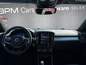 Volvo XC40 2.0 B3 MH Plus Dark