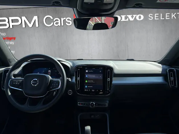 Volvo XC40 2.0 B3 MH Plus Dark