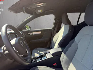 Volvo XC40 2.0 B3 MH Plus Dark