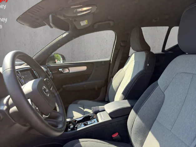 Volvo XC40 2.0 B3 MH Plus Dark