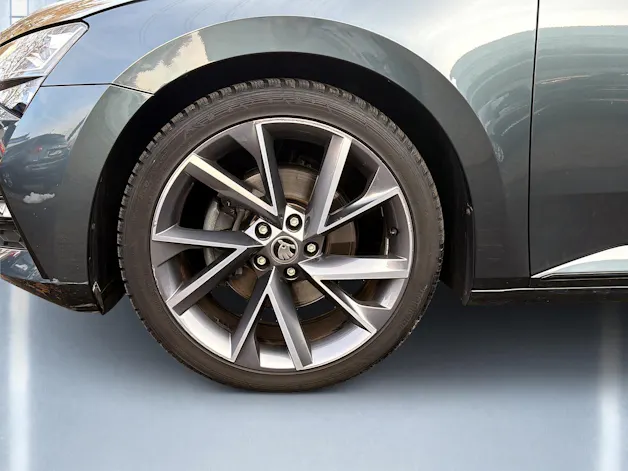 Škoda Superb Combi 2.0 TDi SportLine 4x4 DSG