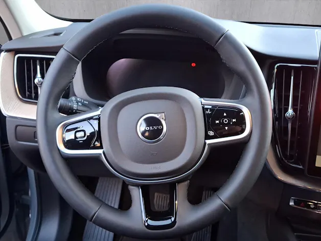 VOLVO XC60 T6 eAWD PluginHybrid Plus Dark Geartronic
