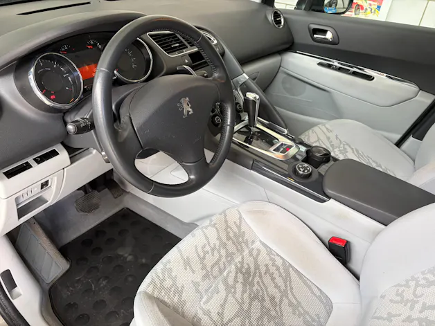 Peugeot 3008 1.6 HDI Business EGS6
