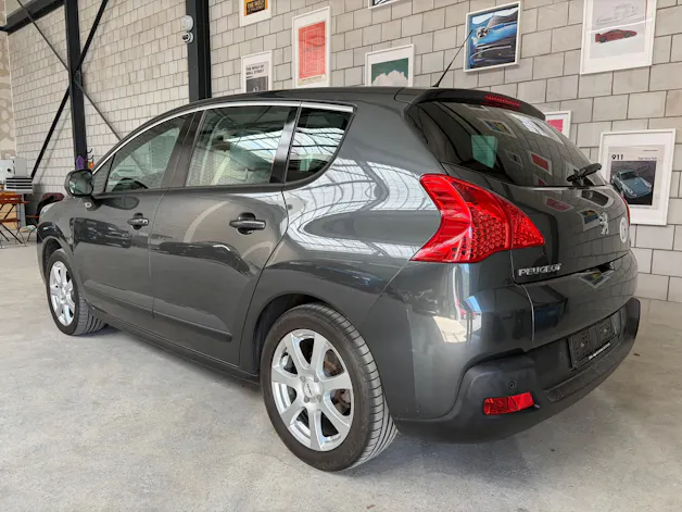 Peugeot 3008 1.6 HDI Business EGS6