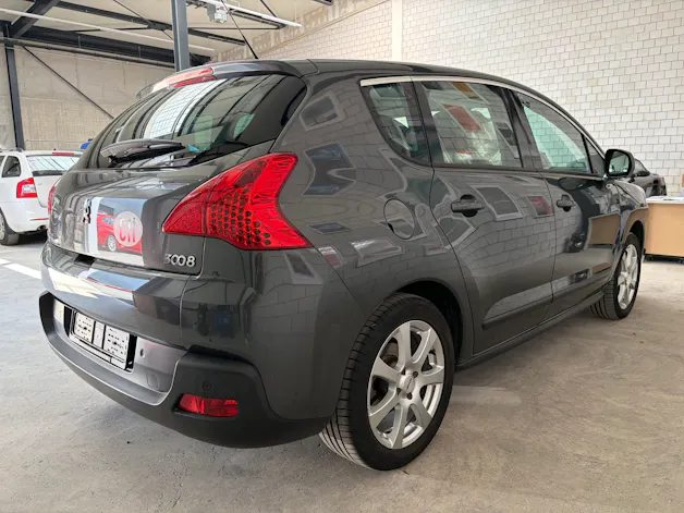 Peugeot 3008 1.6 HDI Business EGS6