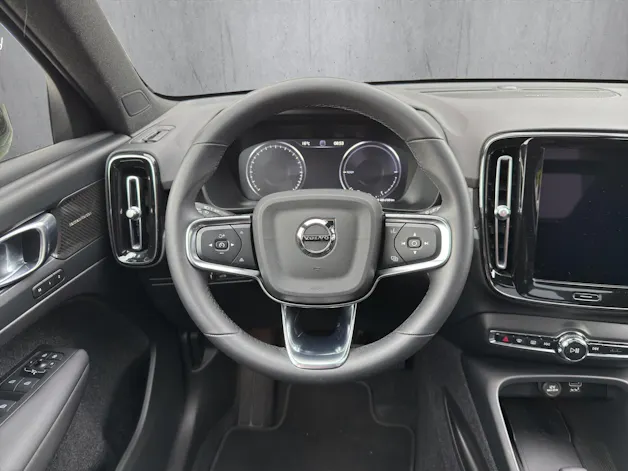 Volvo XC40 T5 PHEV Ultimate Dark DCT
