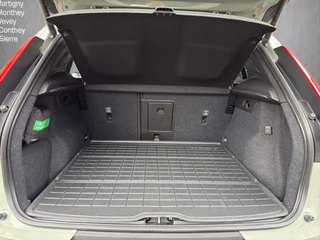 Volvo XC40 T5 PHEV Ultimate Dark DCT