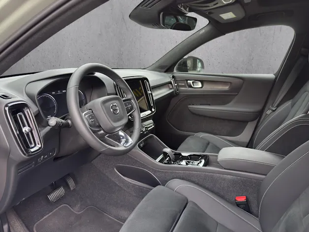 Volvo XC40 T5 PHEV Ultimate Dark DCT