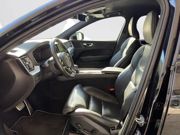 VOLVO XC60 2.0 T6 R-Design AWD
