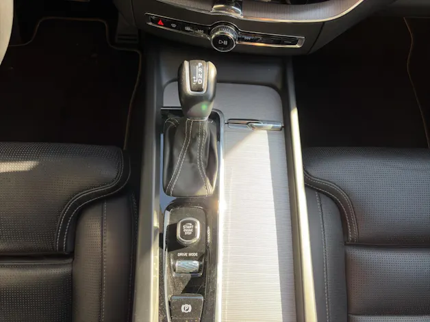 VOLVO XC60 2.0 T6 R-Design AWD