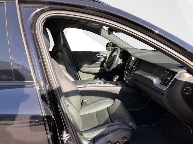VOLVO XC60 2.0 T6 R-Design AWD