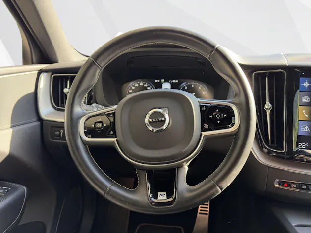 VOLVO XC60 2.0 T6 R-Design AWD