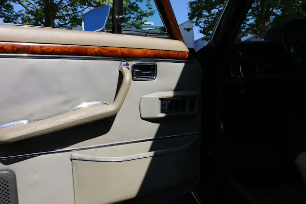 Mercedes-Benz 300 SEL